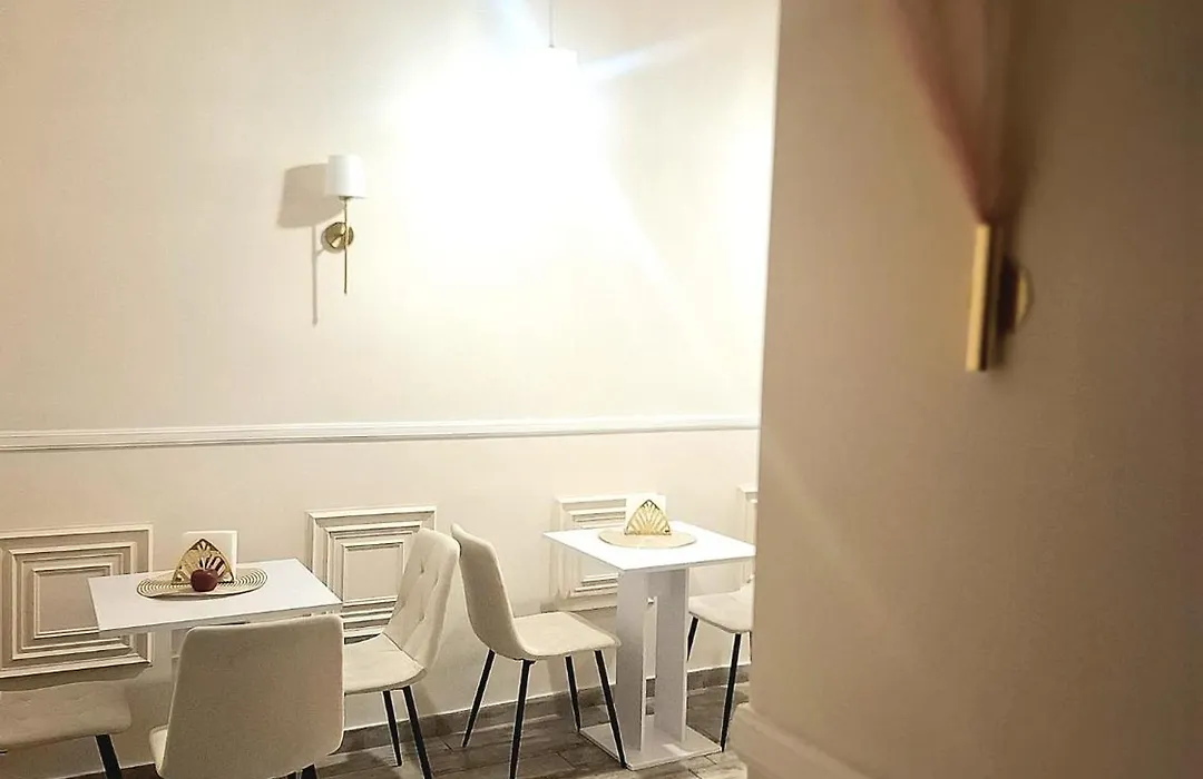 Concept b&b naples- camere moderne con balcone vicino al centro-1